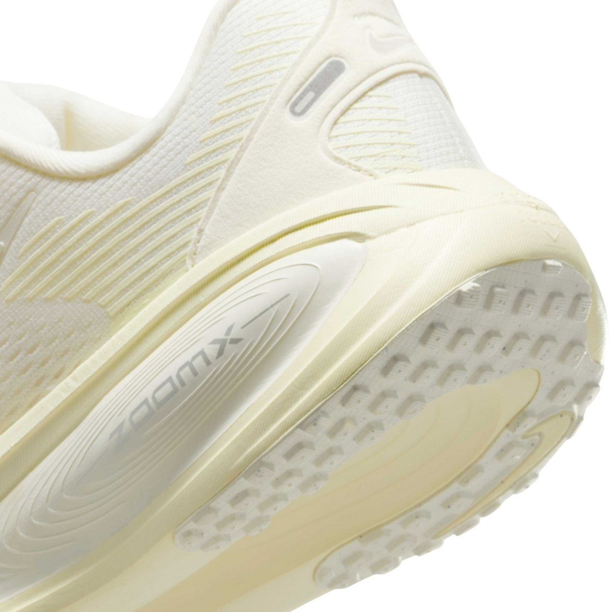 Nike Vomero 18 – Crem | HM6804-110