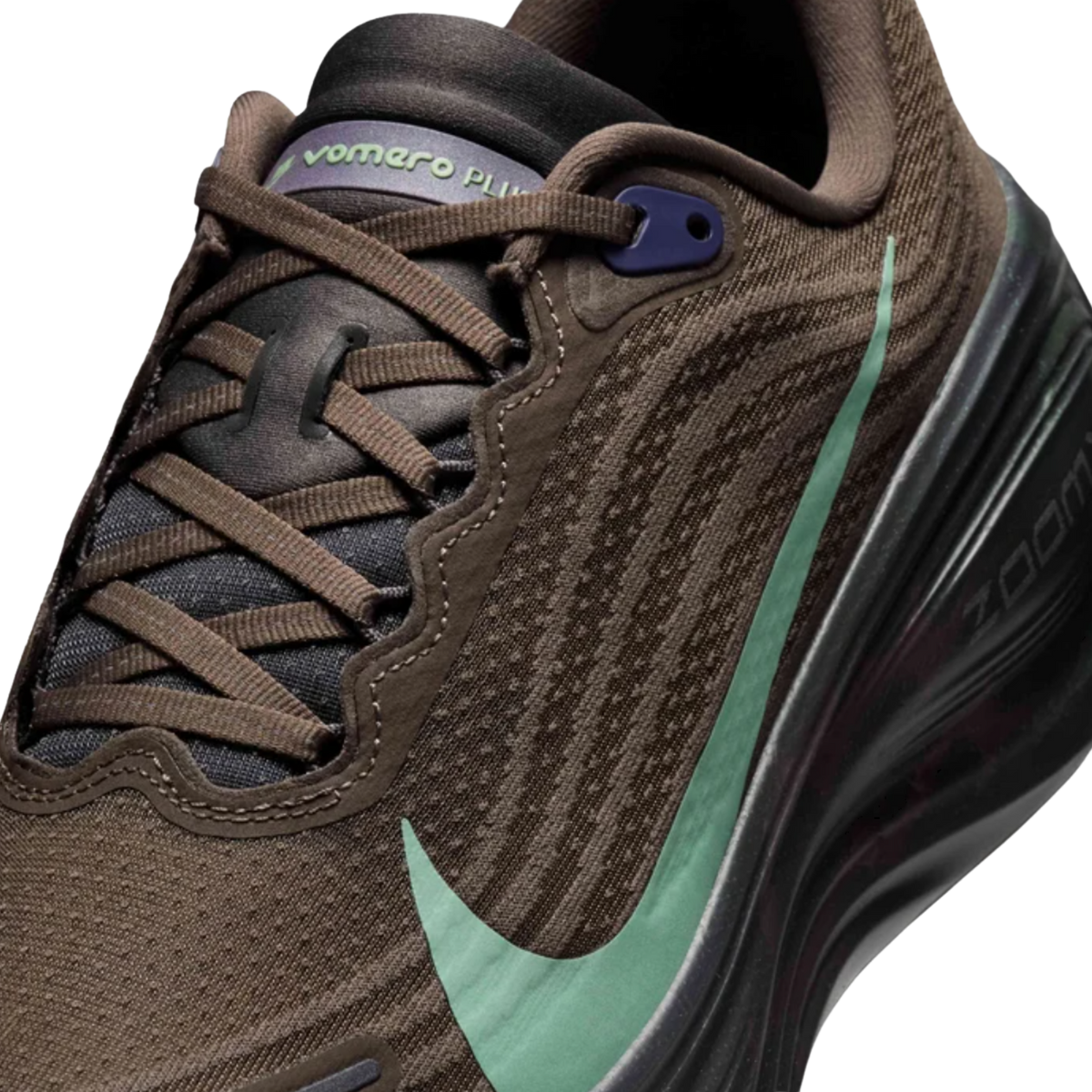 Nike Vomero Plus – Maro | IR7550-030