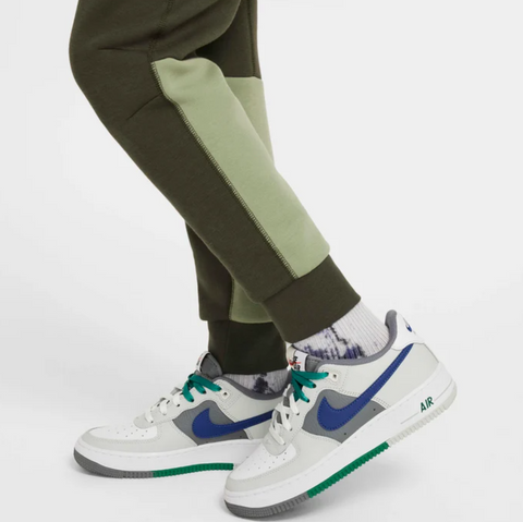 Nike Sportswear Tech Fleece – Verde Kaki | FD3287