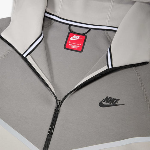 NIKE TECH WINDRUNNER – Jachetă sport cu fermoar complet – Cod HQ3746-014