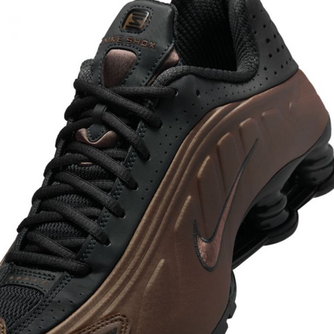 Nike Shox R4 “Ironstone” – Maro | AR3565-007