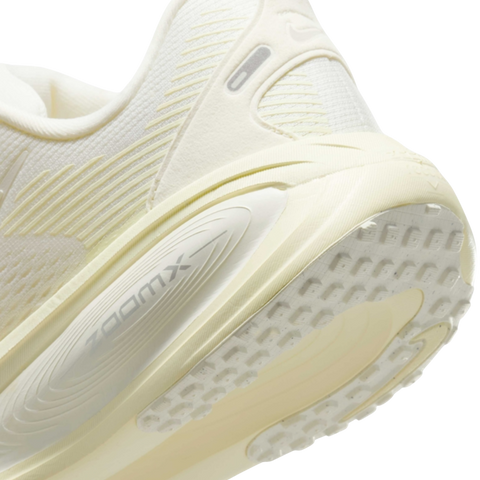 Nike Vomero 18 – Crem | HM6804-110