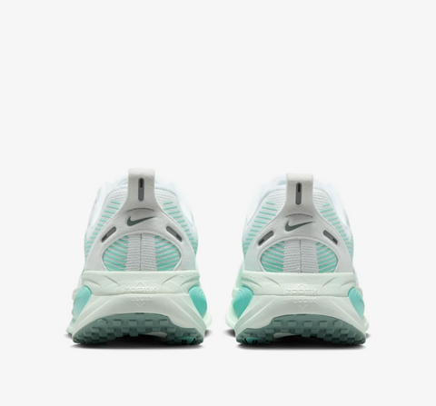 Nike Zoom Vomero 18 | HM6804-106