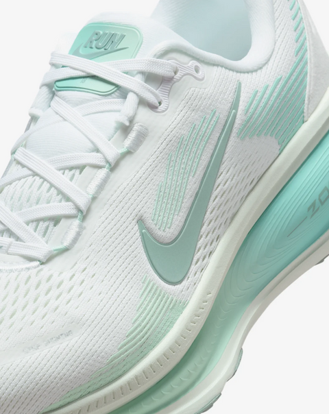 Nike Zoom Vomero 18 | HM6804-106
