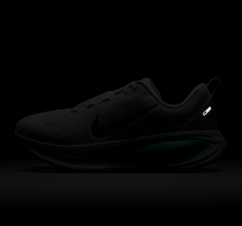 Nike Zoom Vomero 18 | HM6804-106
