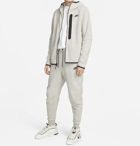 NIKE TECH FLEECE FULL-ZIP WINTERIZED HOODIE COBBLESTONE – Cod DQ4801-016