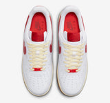 Nike Air Force 1 Low 'White Red'‑100 – Alb | FN3493