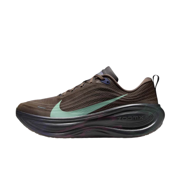 Nike Vomero Plus – Maro | IR7550-030