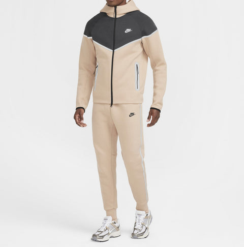 Nike Tech Windrunner – Bej | HQ3746-014